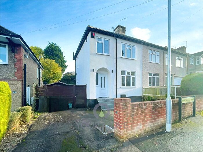 3 Bedroom Semi-Detached House To Rent In West Valley Road, Hemel Hempstead, Hertfordshire, HP3