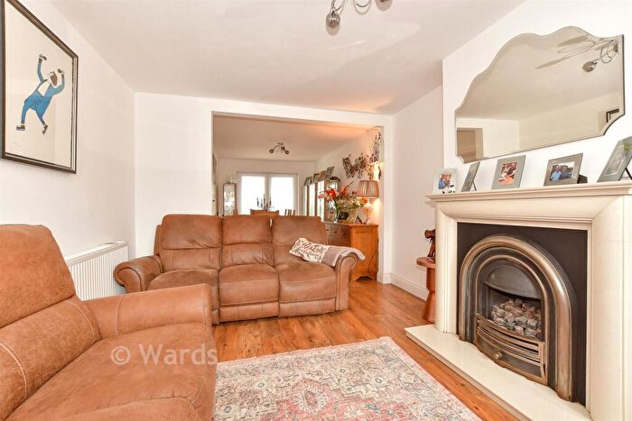 3 Bedroom Chalet For Sale In Nelson Avenue, Minster On Sea, Sheerness, Kent, ME12