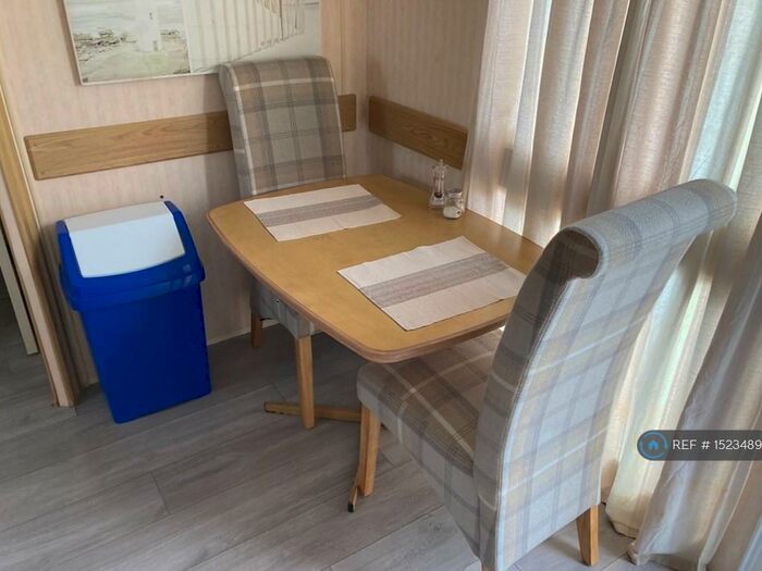 3 Bedroom Mobile Home To Rent In Rochester Close, Middleton Cheney, Banbury, OX17