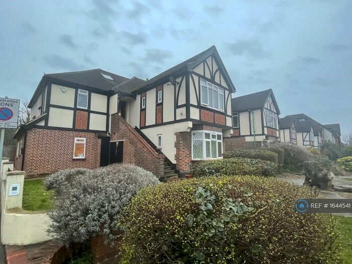 2 Bedroom Flat To Rent In Greensleeves Manor Grove Road, Sutton, SM1