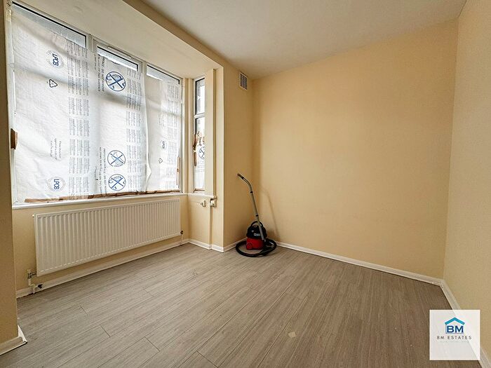 3 Bedroom Flat To Rent In Gwendolen Road, Leicester, LE5