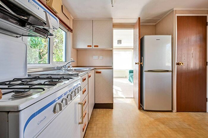 1 Bedroom Park Home For Sale In Dagley Farm, Shalford, Guildford, GU4