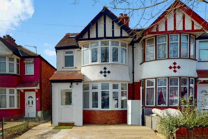 Studio To Rent In Lancelot Crescent, Wembley HA0