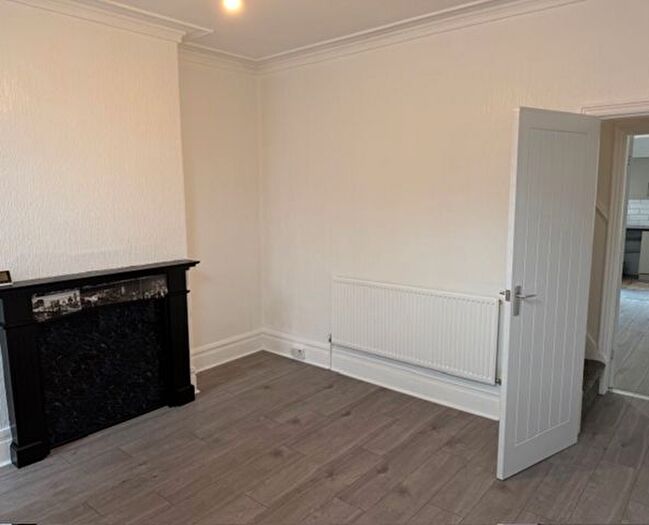 3 Bedroom Terraced House To Rent In Greasbro Road, Sheffield, S9