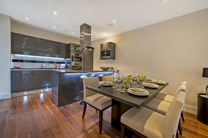 2 Bedroom Mews To Rent In Tadema Road, London, SW10