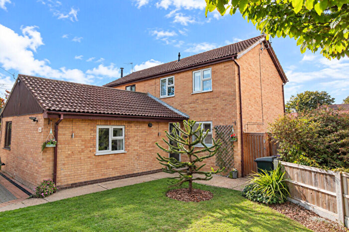 4 Bedroom Semi-Detached House For Sale In Maple Close, Waddington, LN5