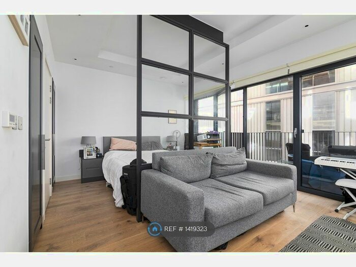 Studio To Rent In Modena House, London, E14