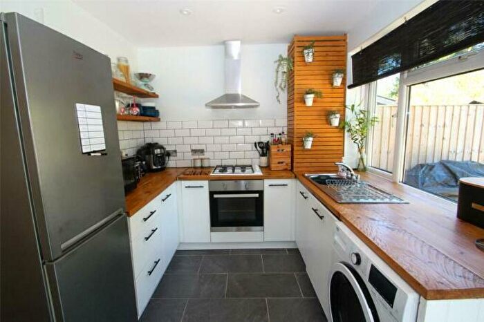 2 Bedroom House To Rent In Yorke Way, Hamble, Southampton, SO31