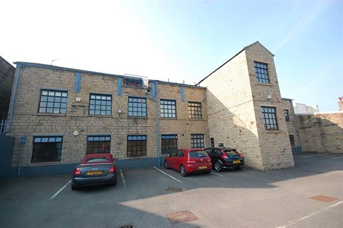 2 Bedroom Flat To Rent In Cumin Court, Honley, Holmfirth, HD9