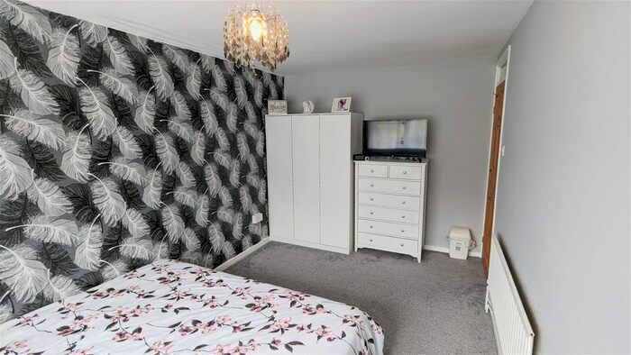 4 Bedroom End Of Terrace House For Sale In Hartland, Skelmersdale, WN8