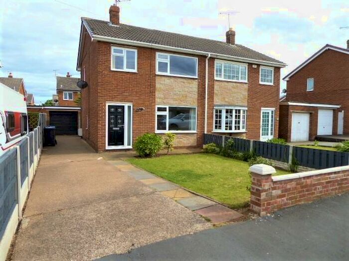 3 Bedroom Semi-Detached House To Rent In Hills Close, Sprotbrough, DN5