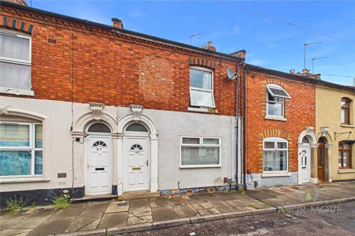 3 Bedroom Terraced House For Sale In Cloutsham Street, Northampton, Northamptonshire, NN1