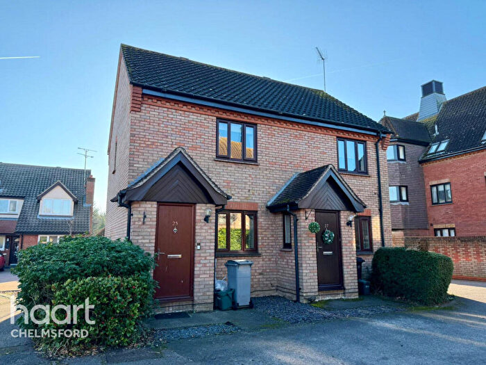 2 Bedroom Maisonette For Sale In Fawkner Close, Chelmsford, CM2