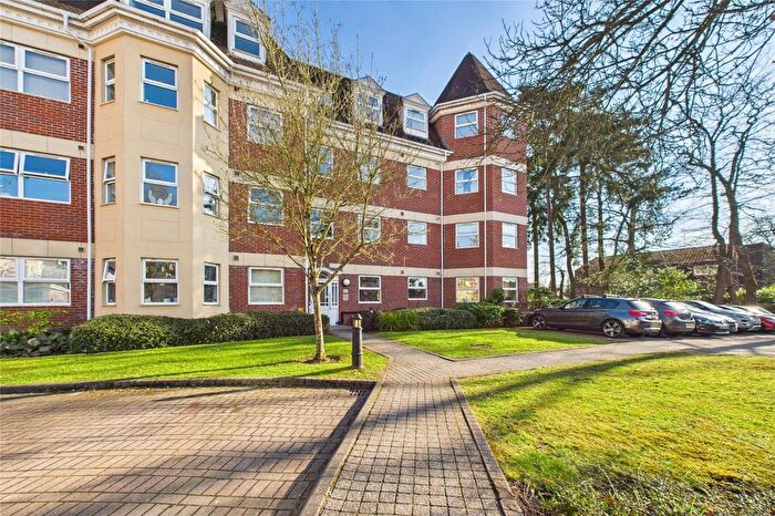 2 Bedroom Flat For Sale In Elmhurst Court, Heathcote Road, Camberley, Surrey, GU15