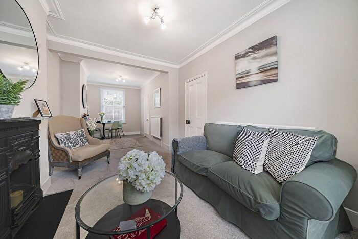 2 Bedroom End Of Terrace House For Sale In Hardy Road, South Wimbledon, London, SW19