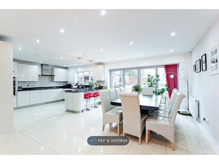 4 Bedroom Semi-Detached House To Rent In Torrington Drive, Potters Bar, EN6