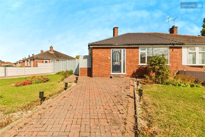 2 Bedroom Bungalow For Sale In Sandiway Road, Crewe, Cheshire, CW1
