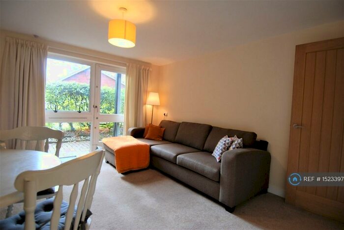 1 Bedroom Flat To Rent In Queens's Park Road, Chester, CH4