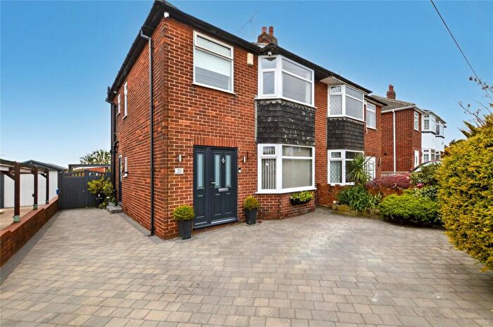 3 Bedroom Semi-Detached House For Sale In Whitehouse Lane, Great Preston, Leeds, West Yorkshire, LS26