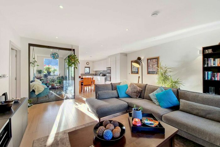 1 Bedroom Flat To Rent In Revelstoke Road, Southfields, London, SW18