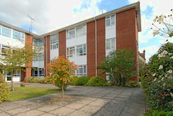 2 Bedroom Flat To Rent In Grainford Court, Wokingham, RG40