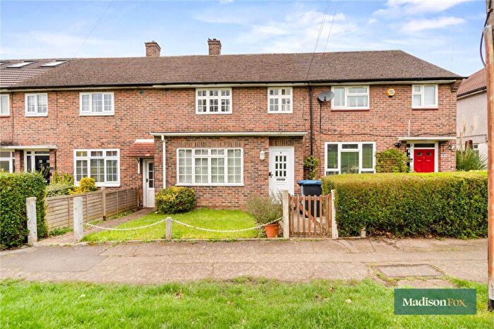 2 Bedroom Terraced House To Rent In Goldingham Avenue, Loughton, Essex, IG10