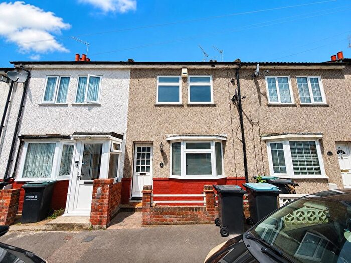3 Bedroom Terraced House For Sale In Seymour Road, Northfleet, DA11