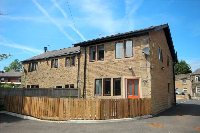 2 Bedroom Semi-Detached House To Rent In Moor House Fold, Milnrow, Rochdale, Greater Manchester, OL16