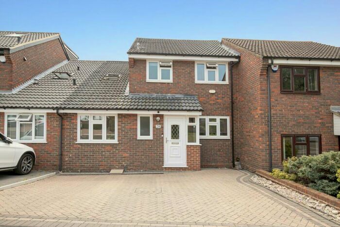 4 Bedroom House To Rent In Woodford Green, IG8