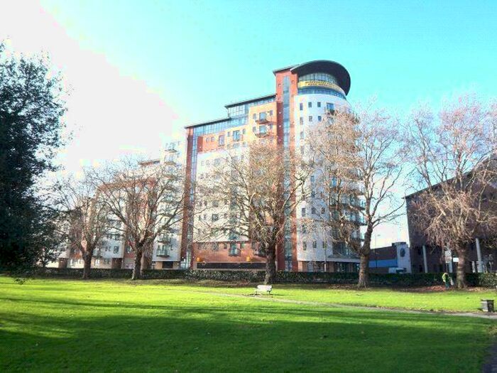 1 Bedroom Flat To Rent In Oceana Boulevard, Lower Canal Walk, Southampton, Hampshire, SO14