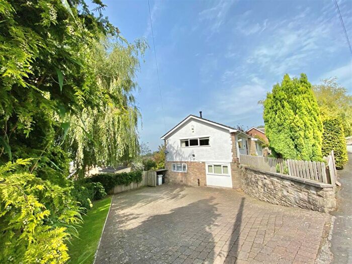 4 Bedroom Detached House For Sale In Roewood Lane, Macclesfield, SK10