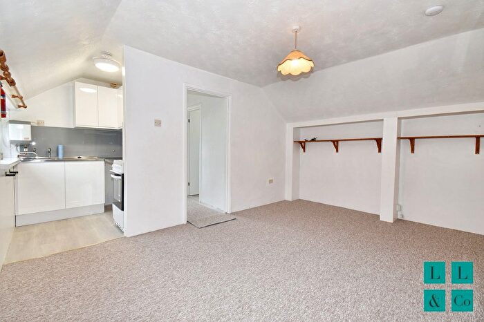 2 Bedroom Bungalow To Rent In Church Road, Mabe Burnthouse, TR10