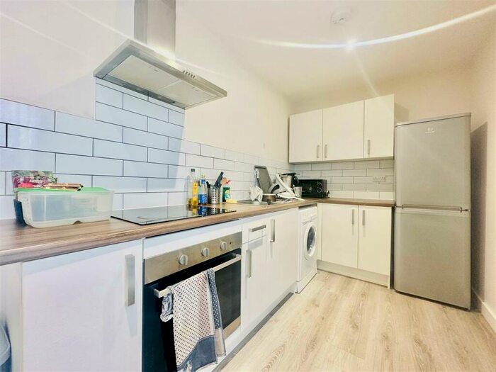2 Bedroom Apartment To Rent In The Curve, Nottingham, NG7