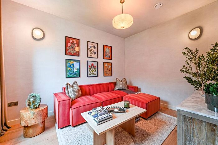 3 Bedroom Property For Sale In Carpenters Yard, Epping, CM16