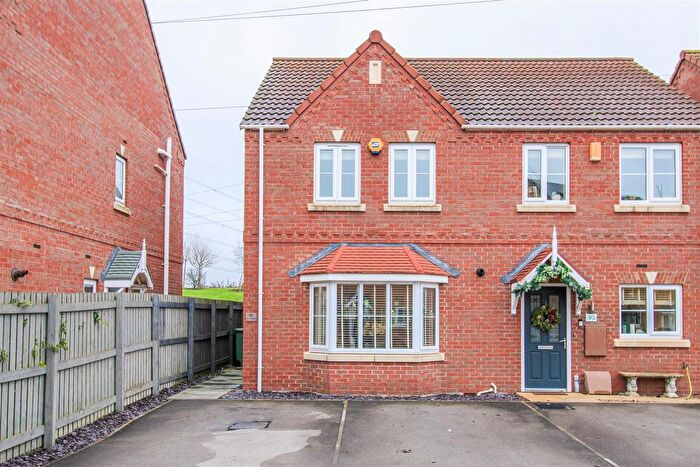 3 Bedroom Semi Detached House For Sale In Park Drive, Lofthouse, Wakefield, WF3