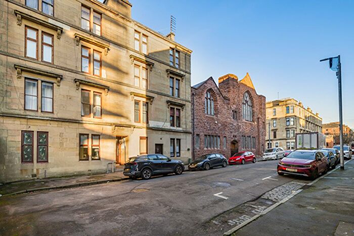 1 Bedroom Flat For Sale In Muirpark Street, Partick, G11