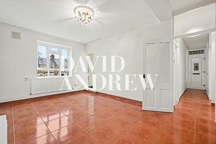 3 Bedroom Flat To Rent In Sparsholt Road, Crouch Hall Court Sparsholt Road, N19
