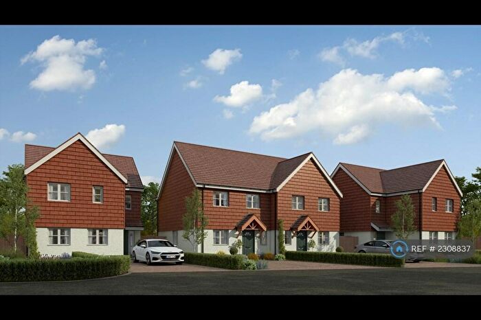 3 Bedroom Semi-Detached House To Rent In Great Oaks, Hellingly, BN27