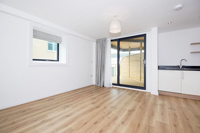 2 Bedroom Apartment To Rent In Wesley Lane, Bicester, OX26