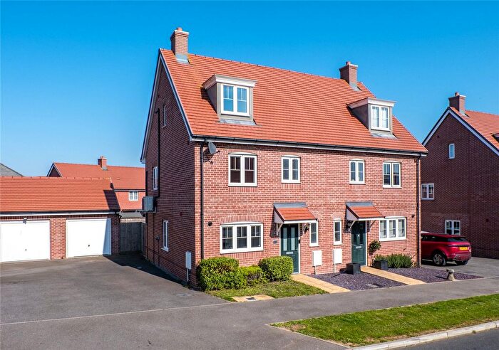 4 Bedroom Semi Detached House For Sale In Cornfield Drive, Gravesend, DA11