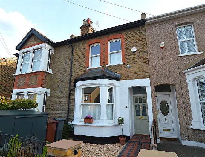 5 Bedroom Terraced House For Sale In Park Road, Hounslow, TW3
