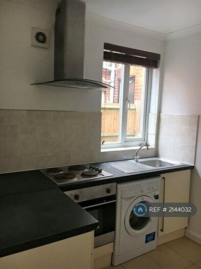 1 Bedroom Flat To Rent In Whitley Street, Reading, RG2