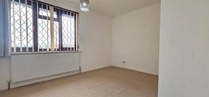 2 Bedroom End Of Terrace House To Rent In Meadowcroft Glade, Westfield, S20