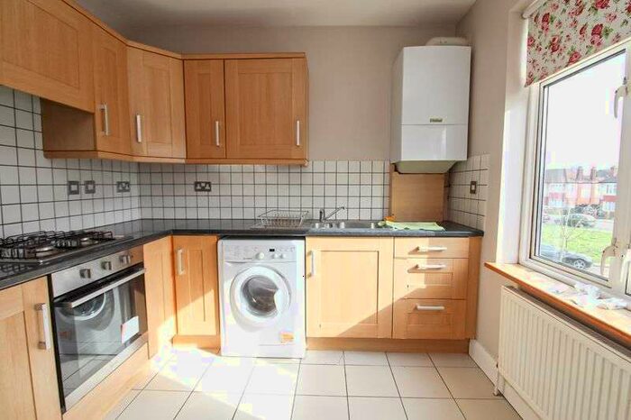 1 Bedroom Property To Rent In Fords Grove, Winchmore Hill, N21