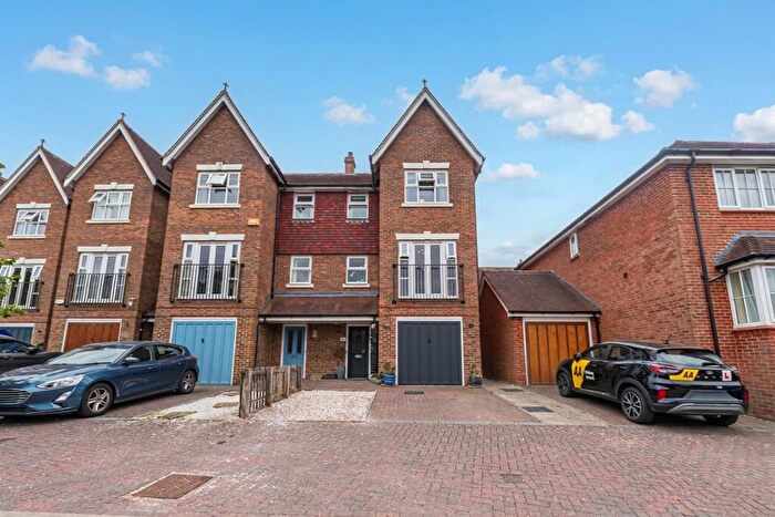 3 Bedroom End Of Terrace House For Sale In Highbank, Haywards Heath, RH16