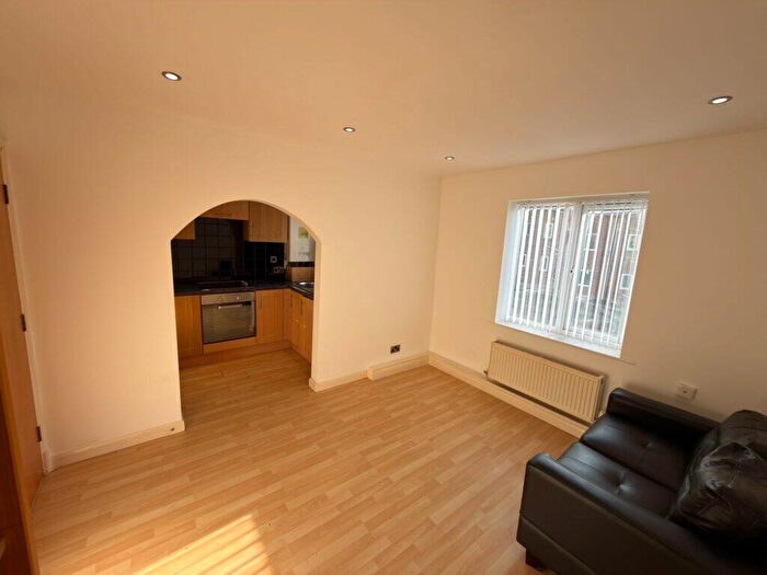 2 Bedroom Apartment To Rent In Delph Court, Woodhouse, Leeds, LS6