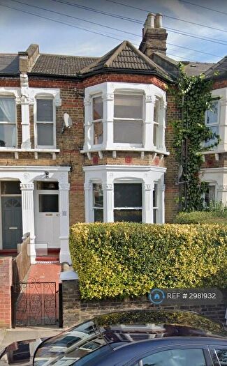 3 Bedroom Flat To Rent In Dalrymple Road, London, SE4