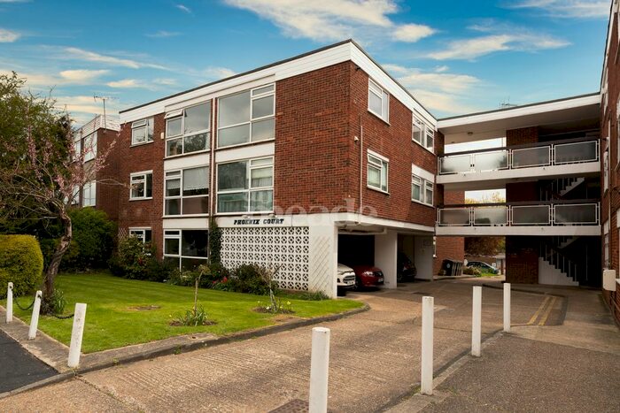 2 Bedroom Flat To Rent In Chingford Avenue, London E4