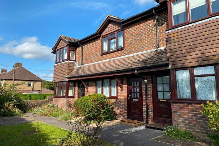 1 Bedroom Flat To Rent In Station Road, Petersfield, GU32