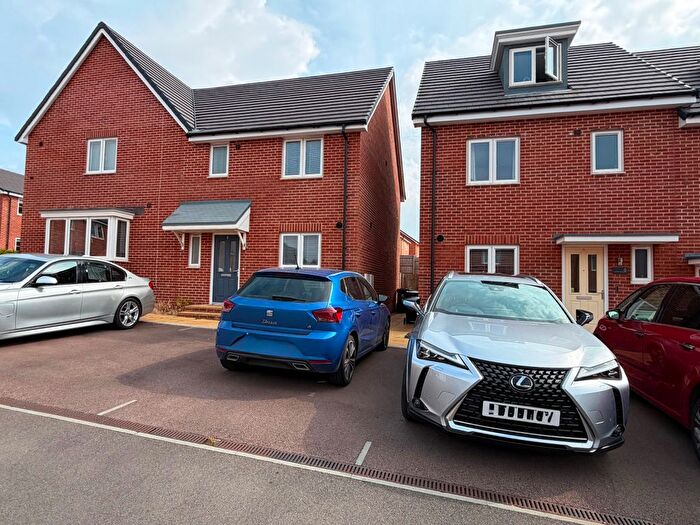 3 Bedroom Semi Detached House For Sale In Snowdrop Crescent, Lydney, GL15